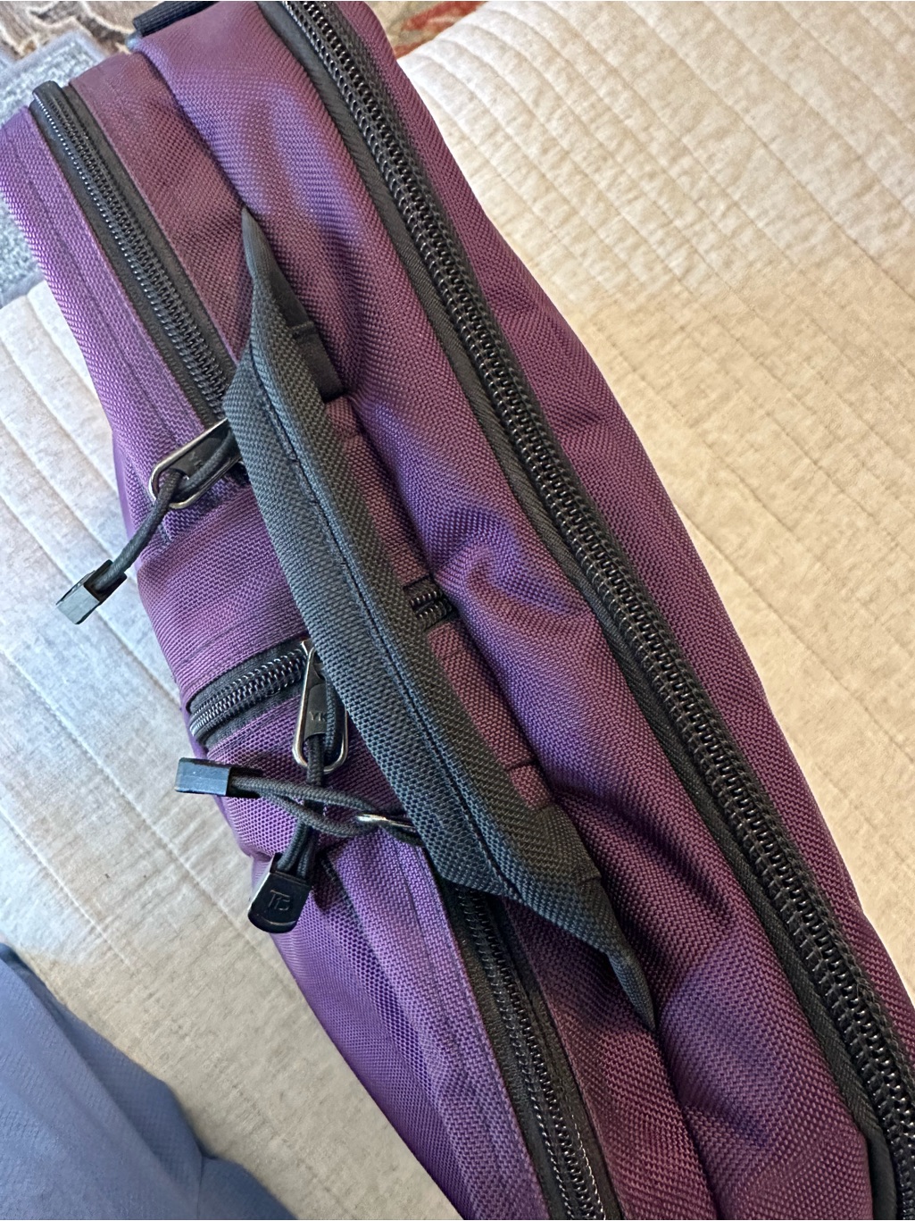 Tom Bihn Pilot W/Optech Mini Sos Strap — image 7 of 8
